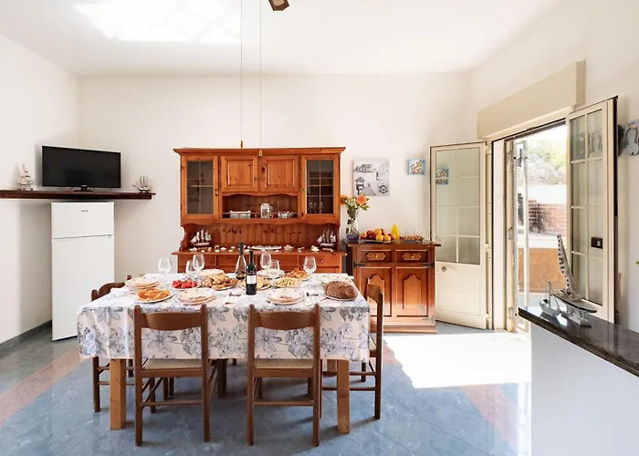 White Private فيلة Torre Squillace